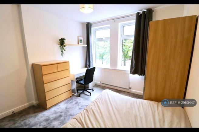 1 bed House Share to rent Image 11