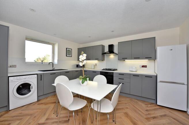 95 Hilton Heights kitchen