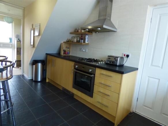 KITCHEN/BREAKFAST ROOM