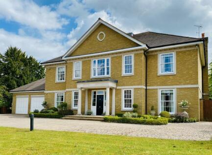 The Glade, Kingswood