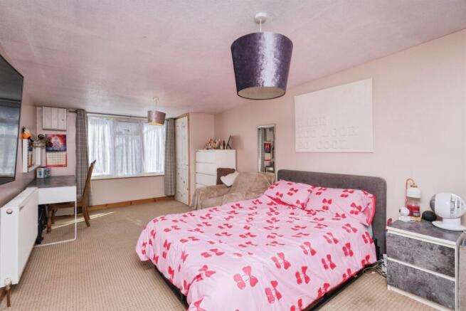 House in Hailsham - More
