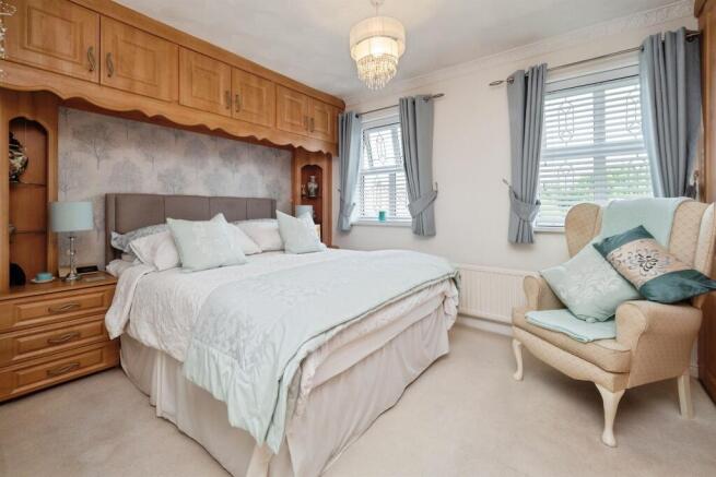 4 bed Detached for sale Image 10