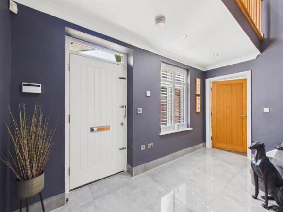 4 bed Detached for sale Image 7