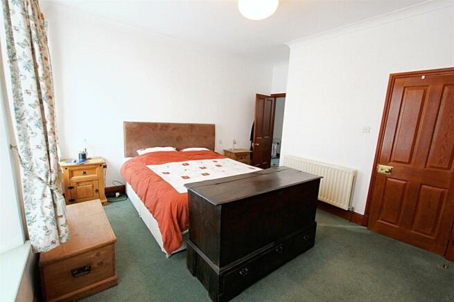 Master Bedroom + En suite