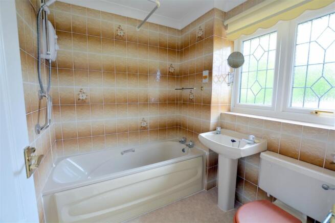 Bathroom.JPG