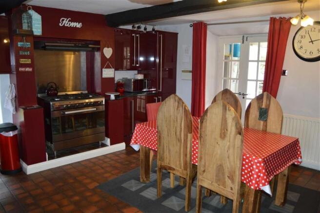 Kitchen / dining roo