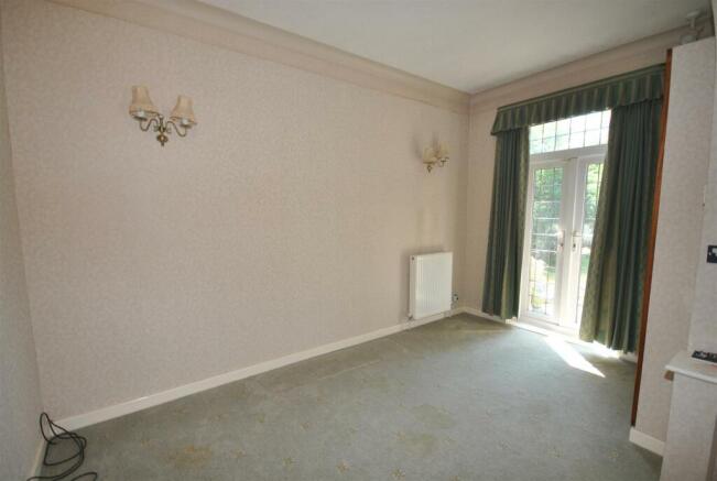 GARDEN ROOM/DINING ROOM