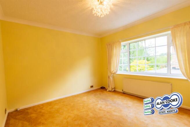 2 bed Detached Bungalow for sale Image 6