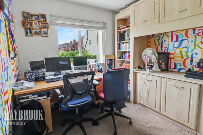 4 bed Detached for sale Image 11