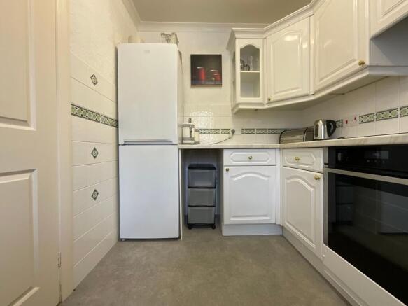 2 bed Flat for sale Image 9