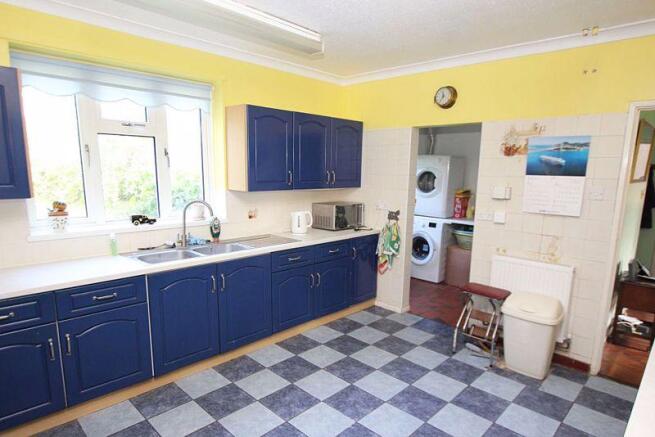 Kitchen photo 2