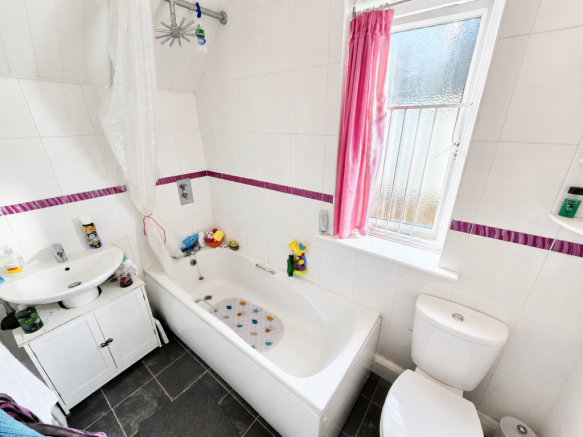 3 bed Semi-Detached for sale Image 10