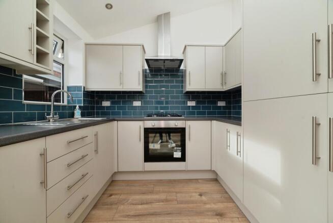 3 bed Semi-Detached for sale Image 4