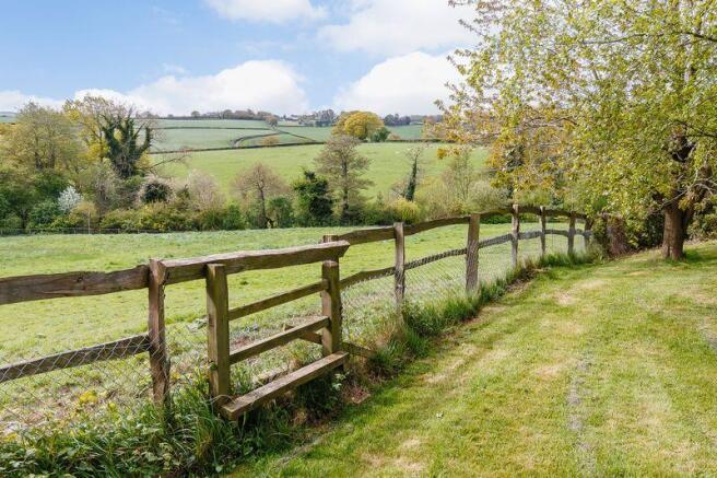 Paddocks and v...