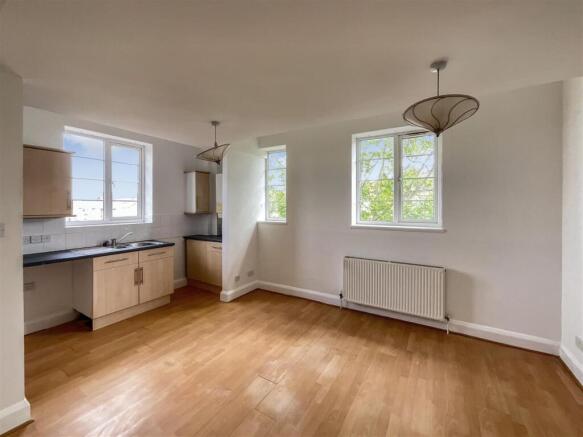 Lounge/Kitchen