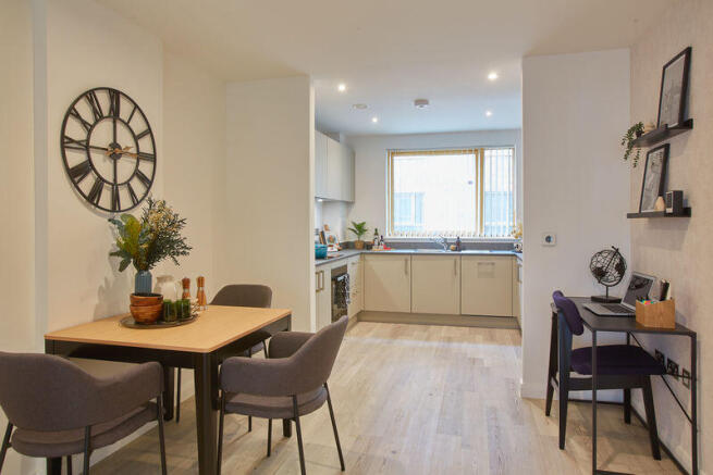 Kitchen / Dining Area