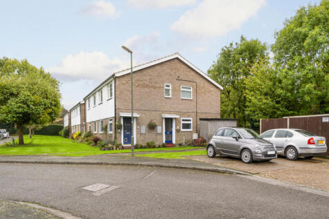 Warwick Gardens, Thames Ditton, Surrey, KT7