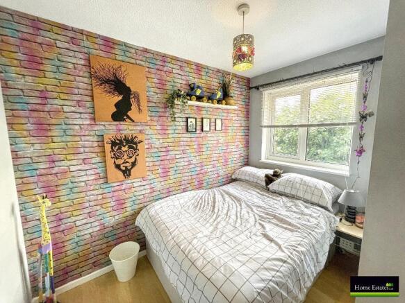 3 bed Terraced for sale Image 10