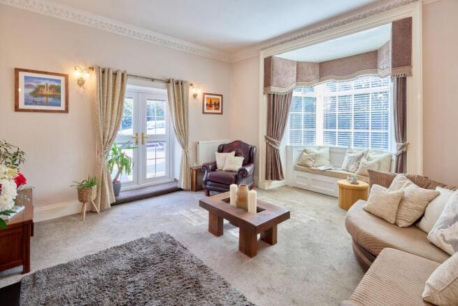 6 bed Detached for sale Image 10