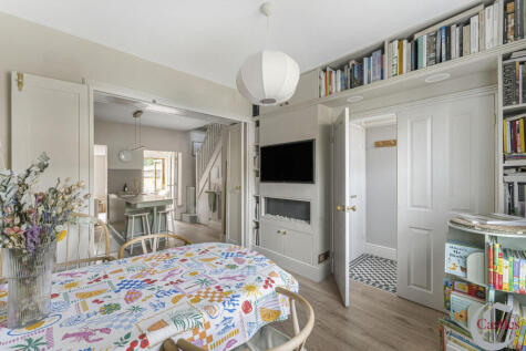 Morley Avenue, N22