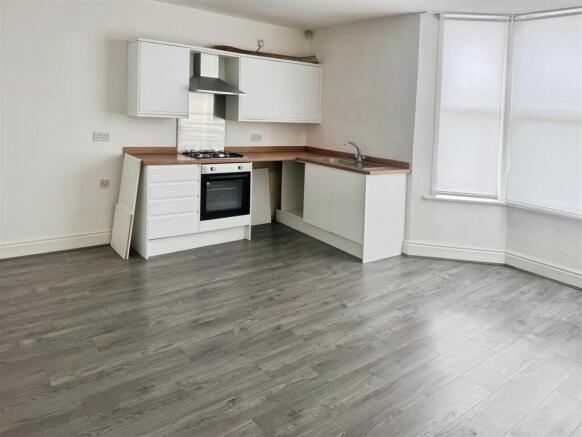 Lounge/Kitchen