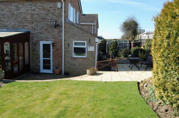 REAR & SIDE GARDEN