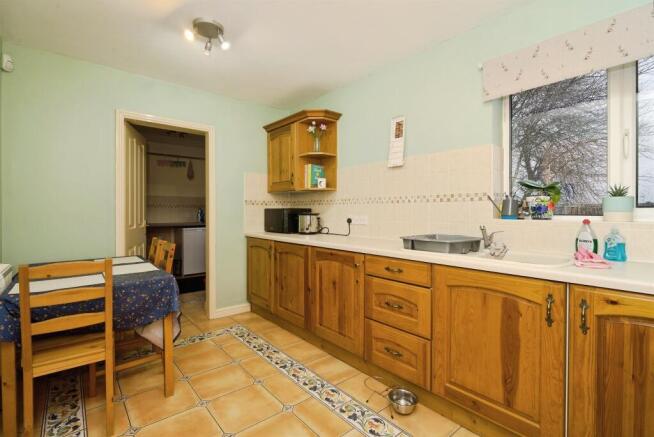 3 bed Semi-Detached for sale Image 5