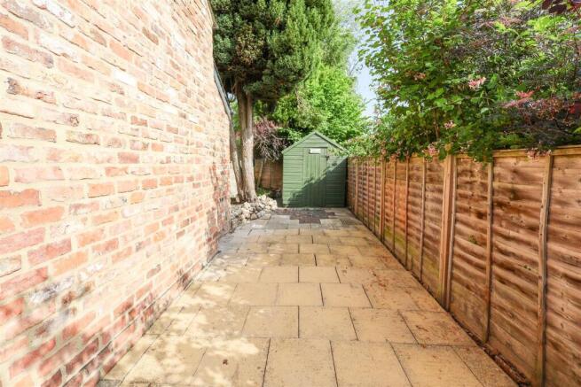 2 bed Terraced for sale Image 9