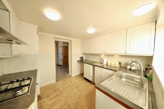 3 bed Semi-Detached for sale Image 6