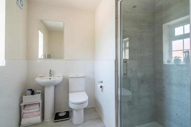 4 bed Detached for sale Image 12
