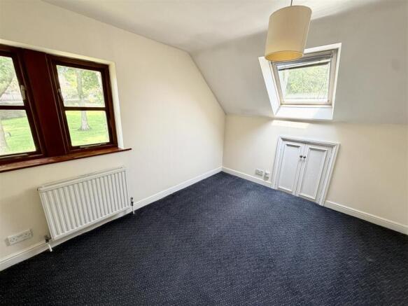 4 bed Detached for sale Image 12