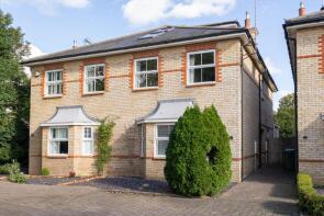 9, Lavender Gate, Oxshott, Leatherhead KT22 0RE