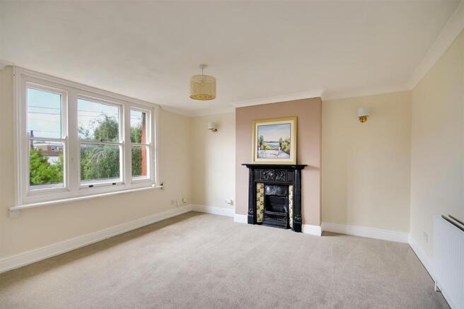 Cowper Road, Worthing, BN11 photo 3