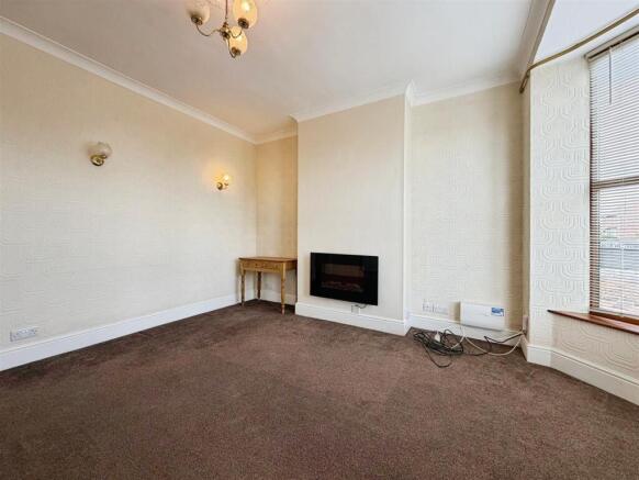 3 bed Semi-Detached for sale Image 5