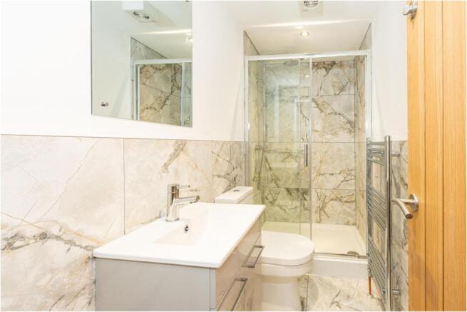 6 bed House to rent Image 7