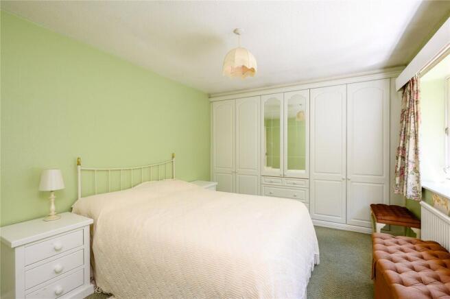 4 bed Detached for sale Image 9