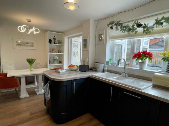 Kitchen1.jpg