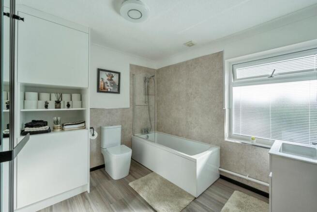 3 bed Semi-Detached for sale Image 11
