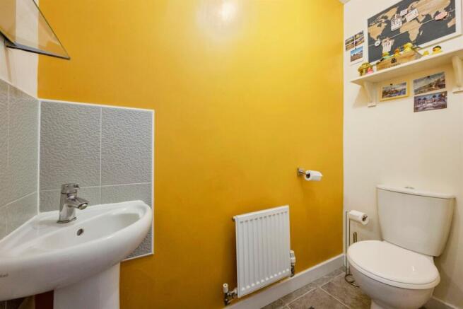 3 bed Semi-Detached for sale Image 8