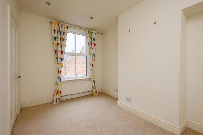 3 bed Terraced for sale Image 5