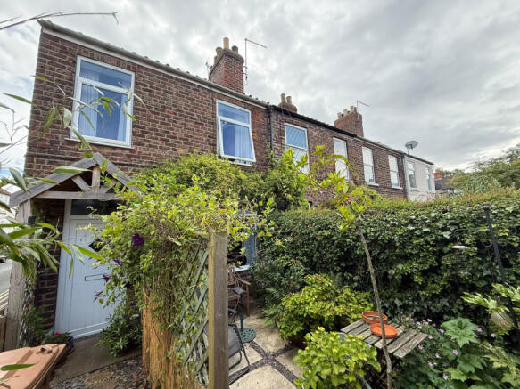 2 Bedroom End Terrace House - For Sale