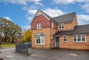 16, Cloverfields, Langshott, Horley RH6 9EY
