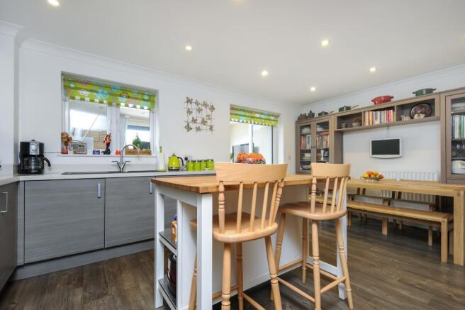kitchen/ dining
