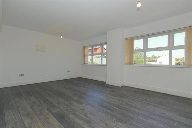 4 bed Detached for sale Image 6
