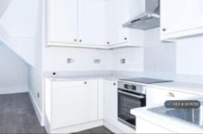 Flat 1, 15a, Shipbourne Road, Tonbridge TN10 3DN