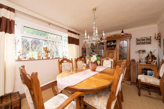 Bedroom/dining room