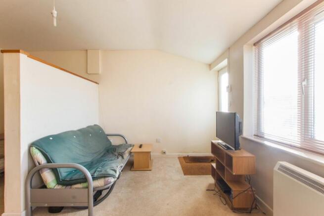Studio/ Apartment