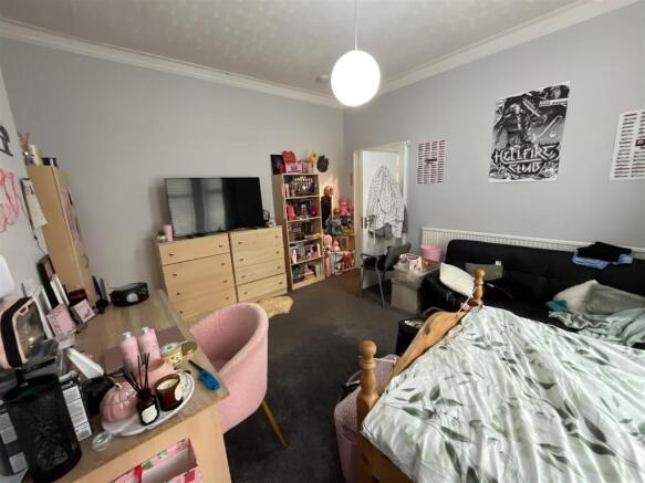 7 bed House Share to rent Image 7