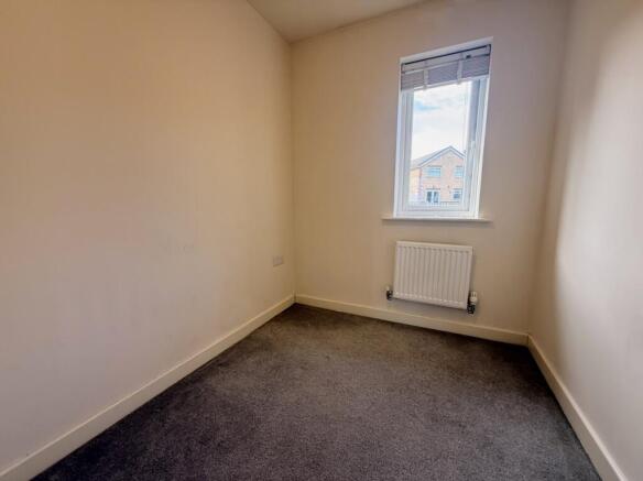 3 bed Semi-Detached to rent Image 8