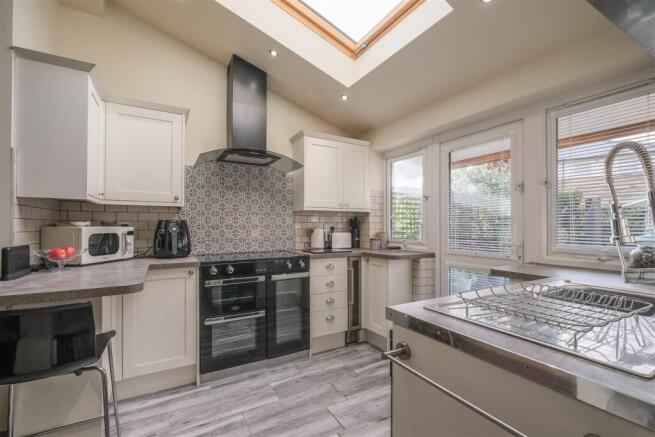 3 bed Terraced for sale Image 7